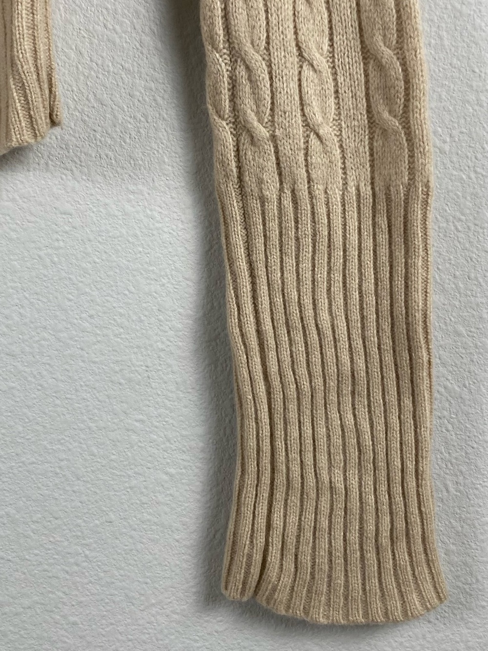 Abercrombie & Fitch Vintage Wool Blend Cable Knit V Neck Long Sleeve Sweater - Picture 9 of 15